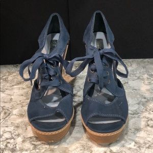 Lace up sandal/wedge